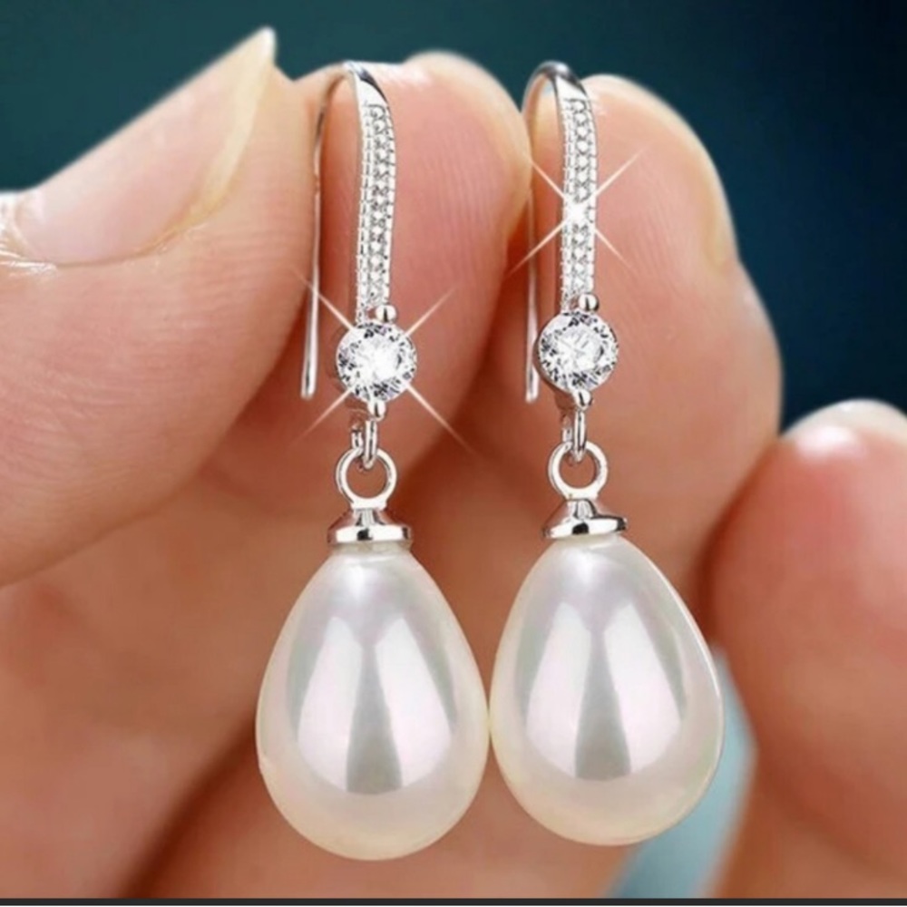 Sterling silver pearl teardrop earrings